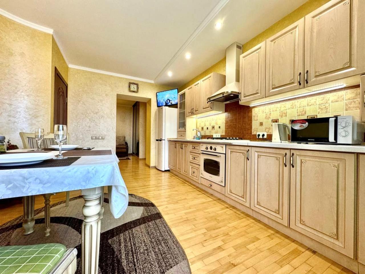 Apartpoltava Вишукані Просторі Апартаменти, Аграрний Університет, Звітна Документація Bagian luar foto